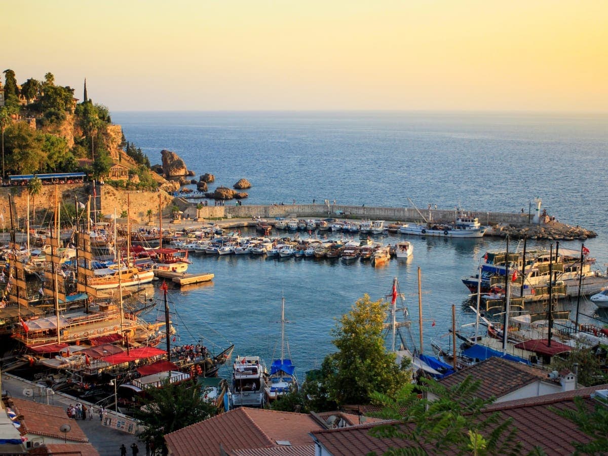 Antalya şehir manzarası — Kiraala'da Antalya kiralama