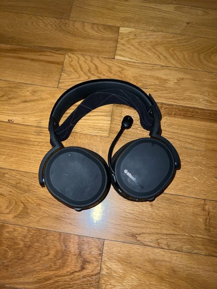 SteelSeries Arctics 7 (2019 Edition)