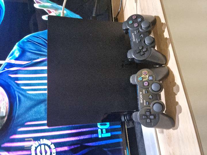 Playstation 3 + 2 Kol + 65 Adet Oyun