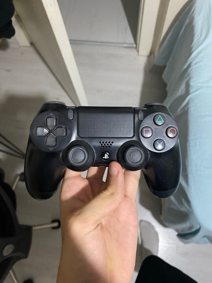 Playstation 4 Kolu