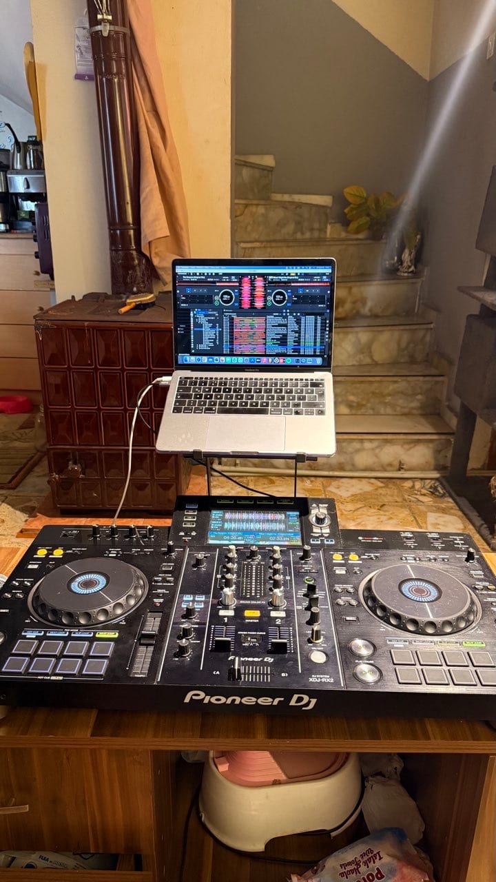 Pioneer XDJ RX2 DJ Setup