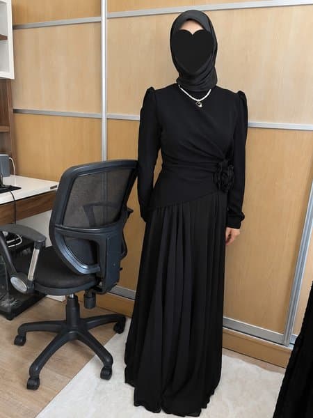 Kiralık Siyah Tek Gül Abiye