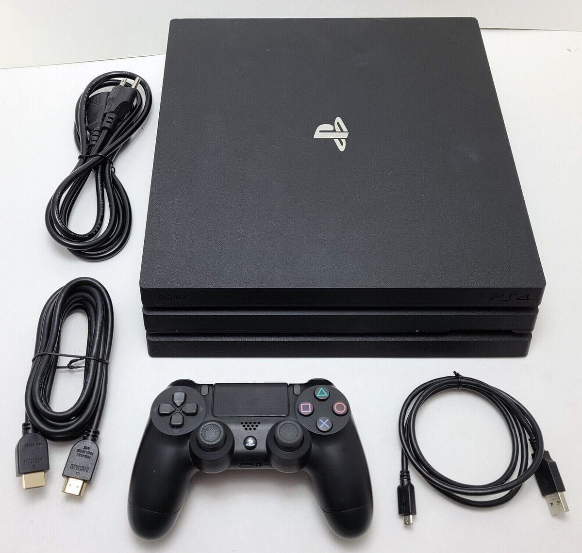 Playstation 4 + 2 Kol