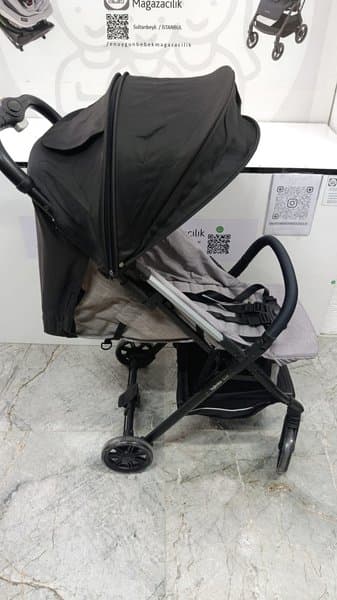 Inglesina Quid Tek El Tek Hamle ile Katlanıp Açılan Kabin Boy Bebek Arabası