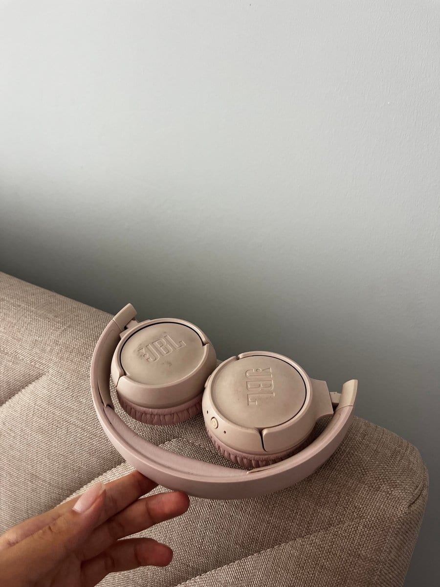 Pembe JBL Kulaklık